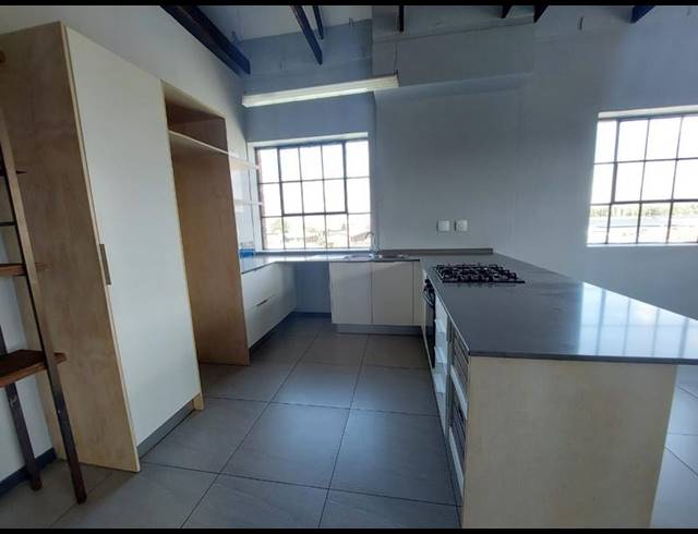 2 BEDROOM APARTMENT FOR SALE IN BRAAMFONTEIN